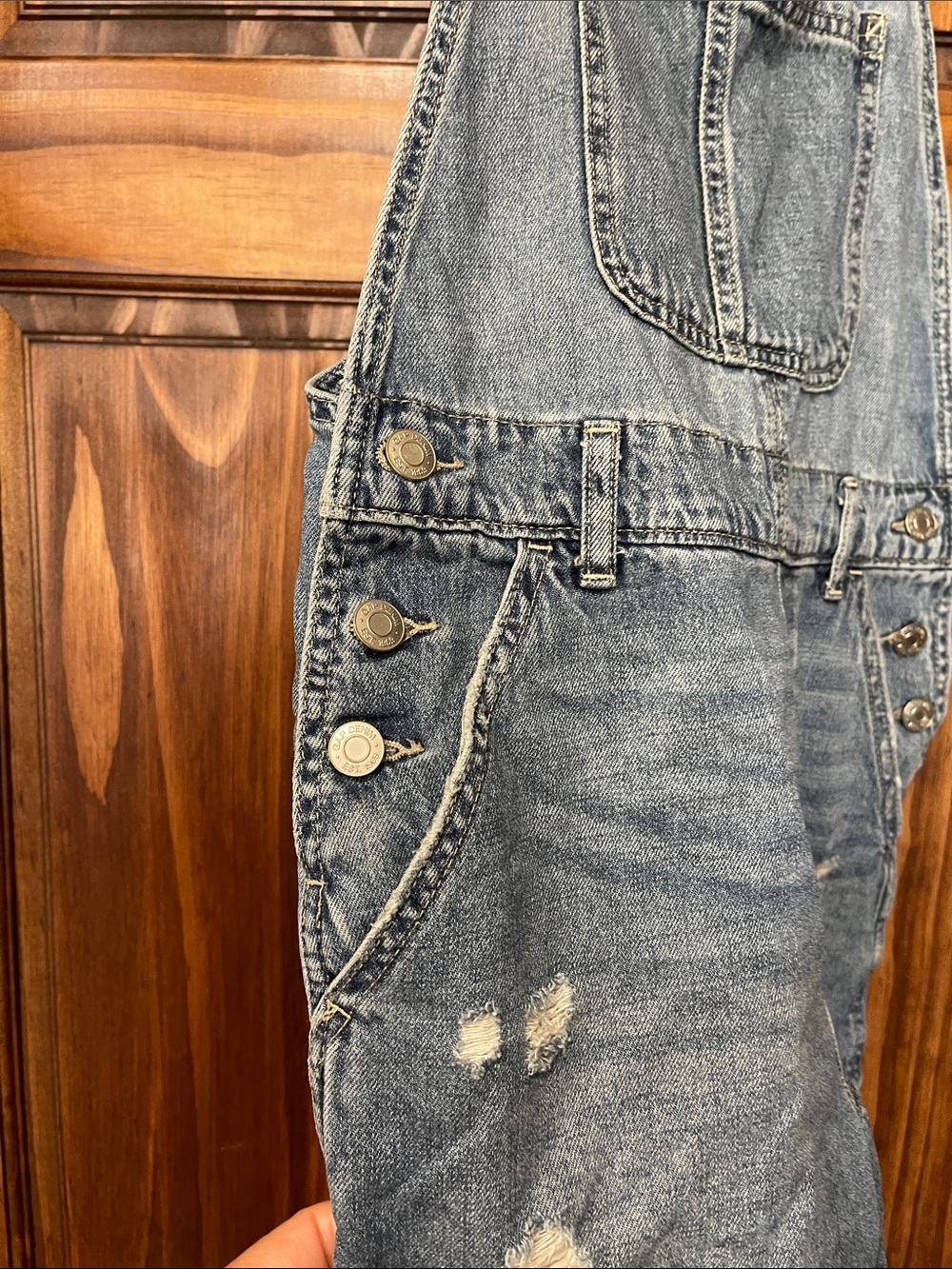 GAP womens Distressed Denim Short Overalls - Blue size XS - Picture 5 of 6